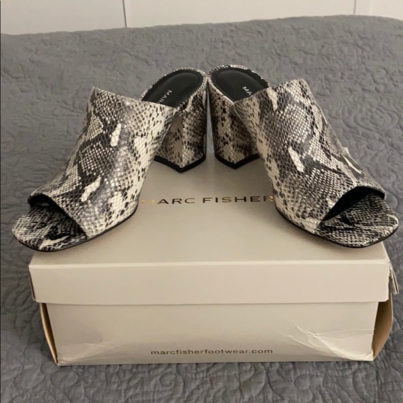Marc Fisher Shoes - NWT Marc Fisher “Resa” Mule
